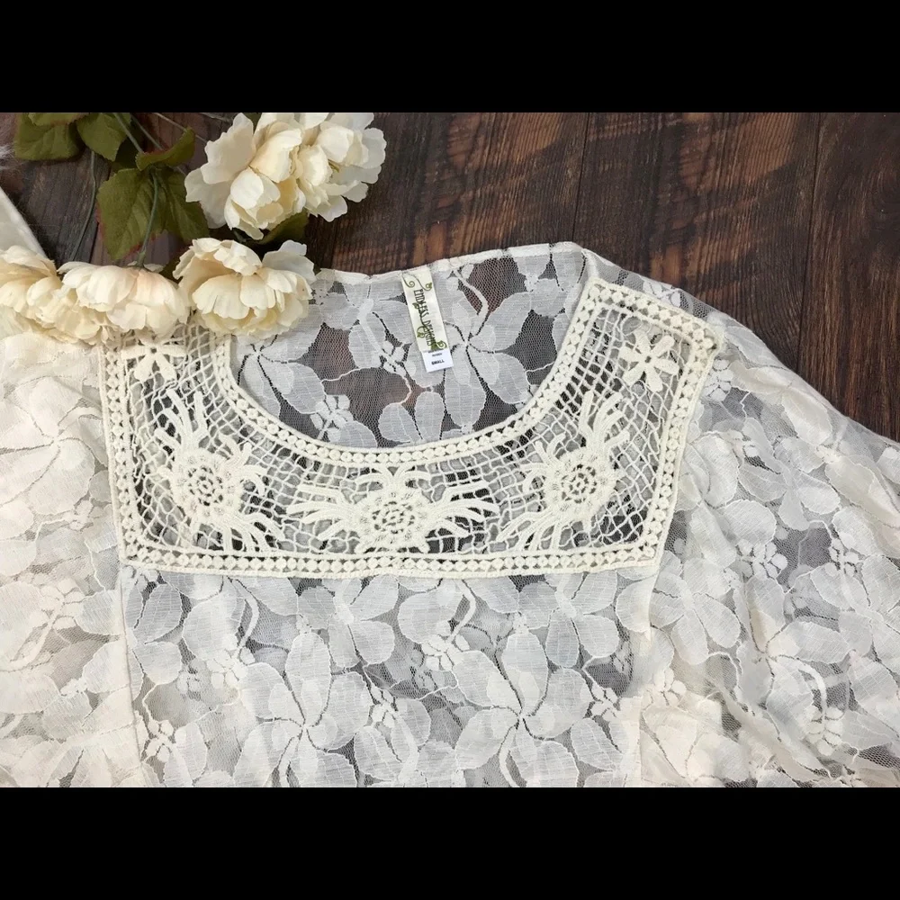 Endless designs cream lace top